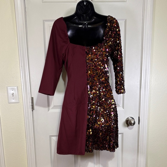 TCEC Elegant Sequin Burgundy Dress Sz Small - Picture 4 of 8